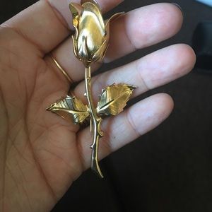 Beautiful gold rose stamped 10k